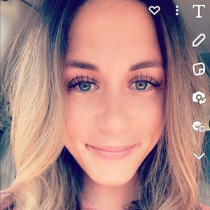 Meet your Posher, Rebecca